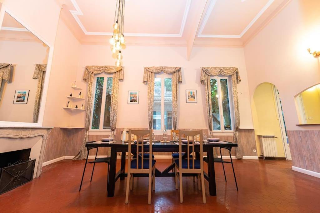 Anna-Maria : Grand Appartement 10 Personnes+Parking Prive -Actif+ Location- Marseille Bagian luar foto